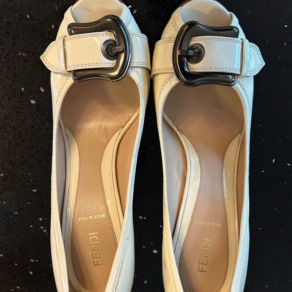 Fendi shoes size 40 with 4.5 inches heels